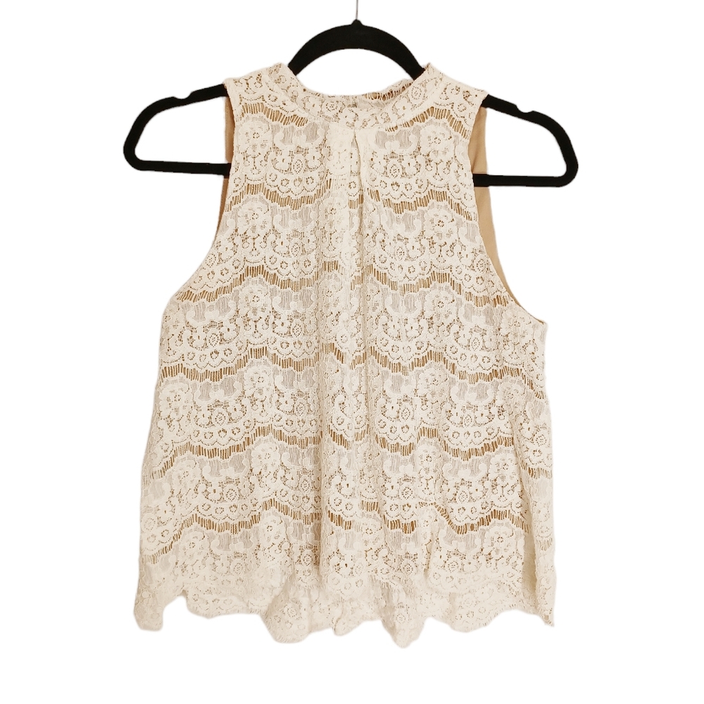LOVE, FIRE White Floral Lace Sleeveless Scallop Hem Keyhole Nude Lined Top M